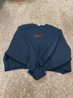Nike Cropped Crewneck Size Medium